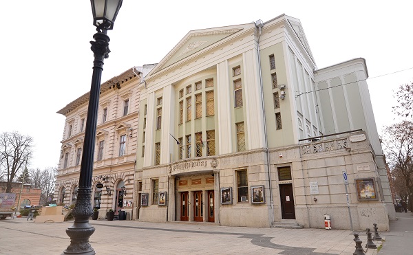 Újranyitotta kapuit a felújított szegedi Belvárosi mozi