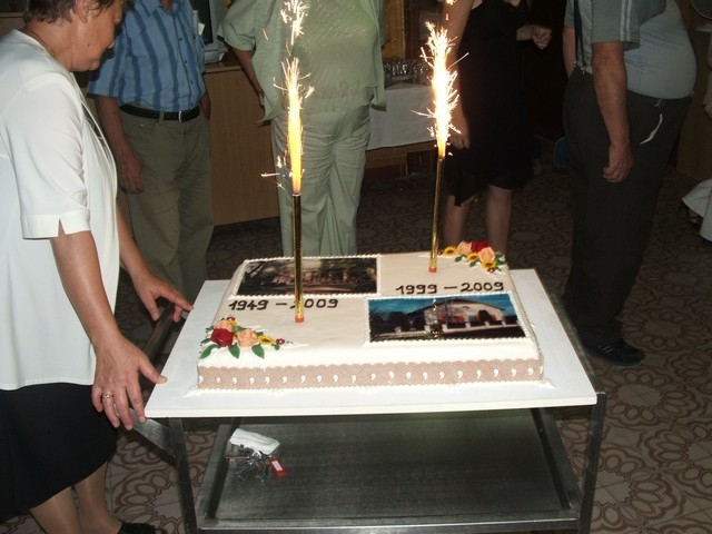 Mindenkinek jutott a szülinapi tortából dhaz_torta_832_20090914175052_707.JPG