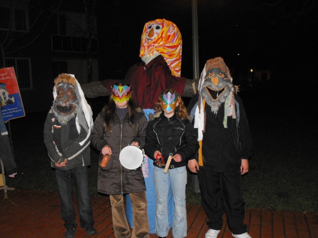 kiszebabos_vonulas_332_20100317142405_525.JPG