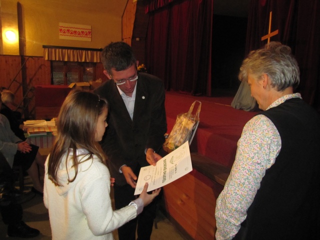 Csongrádi diák lett a második az ürményházi szavalóversenyen szavalo_101106_5_525_20101110142923_692.JPG