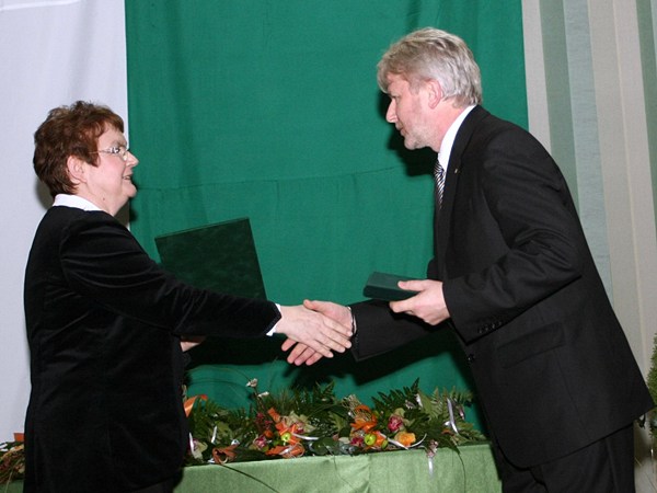 Évzáró közgyűlés díjátadással 06_530_2010121494427_824.jpg