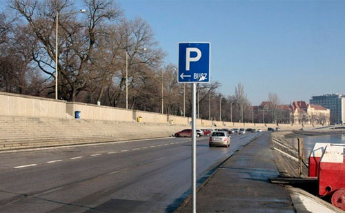 Nem kell fizetni a parkolásért a szegedi rakparton