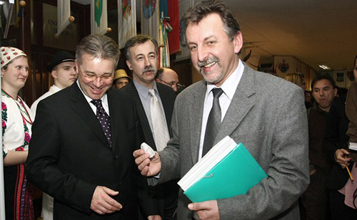 A kérelmezőket B. Nagy László kormánymegbízott köszöntötte A kérelmezőket B. Nagy László kormánymegbízott köszöntötte