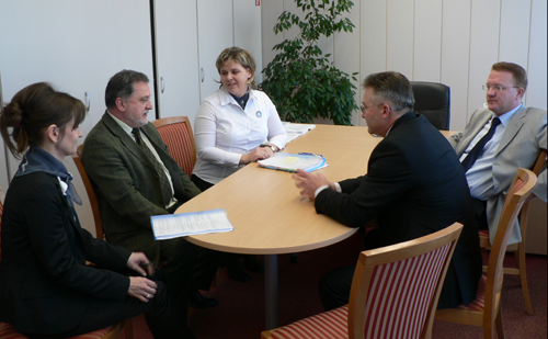 Segítenek az egyszerűsített honosításban a kormányablakok