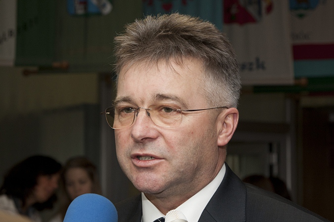 B. Nagy László kormánymegbízott 