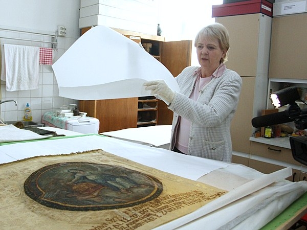 Aradon, Szegeden és Budapesten is bemutatják a páratlan aradi relikviákat aradi_sajttaj_110329_3_44_20110412103250_784.JPG