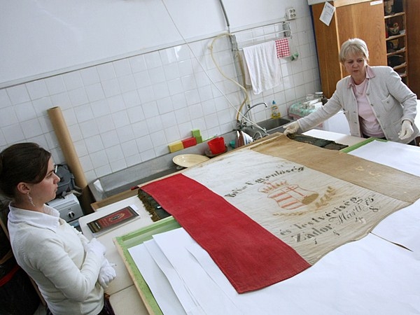 Aradon, Szegeden és Budapesten is bemutatják a páratlan aradi relikviákat aradi_sajttaj_110329_4_993_20110412103250_459.JPG