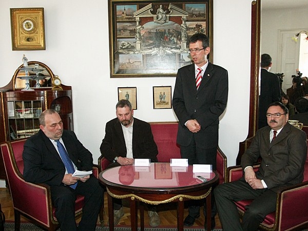 Aradon, Szegeden és Budapesten is bemutatják a páratlan aradi relikviákat