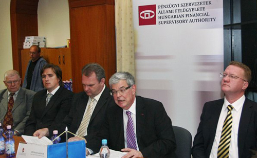 Megnyitott a PSZÁF iroda Csongrád megyében