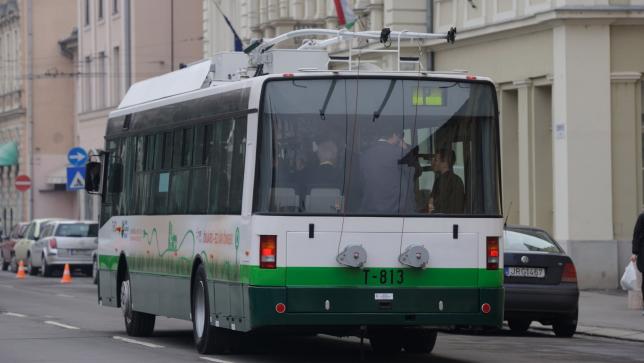 Akár négy-öt kilométert is meg tud tenni a felsővezetéktől függetlenül az önjáró trolibusz, önjáró trolibusz,