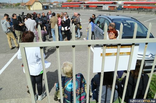 Határozatlan időre bezárt a piac