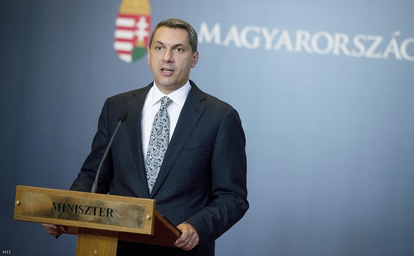 Lázár: új szakaszába lép Makó fejlesztése