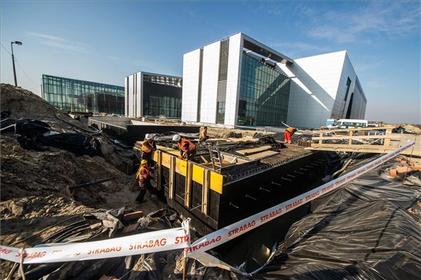Rövidesen elkészül a szegedi lézerközpont