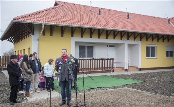 Szociális bérlakásokat adtak át Maroslelén