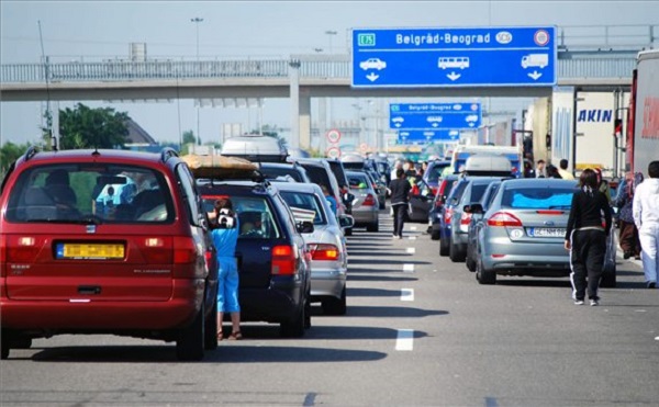Hosszabb nyitvatart&aacute;s a r&ouml;szkei hat&aacute;r&aacute;tkelőn
