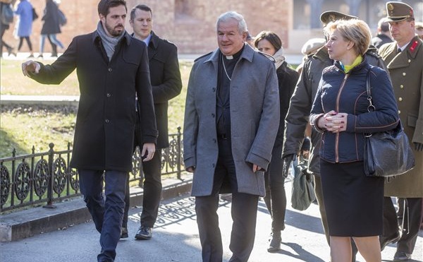 Az ukrajnai éhínség áldozatainak elmékművét avatták fel Szegeden