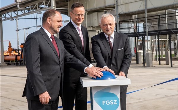 Kompresszorállomást adtak át Csanádpalotán