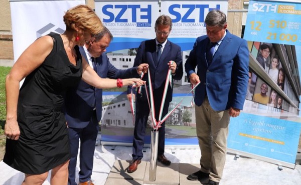 Bővítik a szegedi fül-orr-gégészeti klinikát - képek: szeged.hu