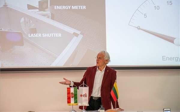 Üzembe helyezték a szegedi ELI-ALPS egyciklusú lézerrendszerét