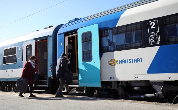 Együttműködés Szeged és térsége közösségi közlekedésének fejlesztése érdekében