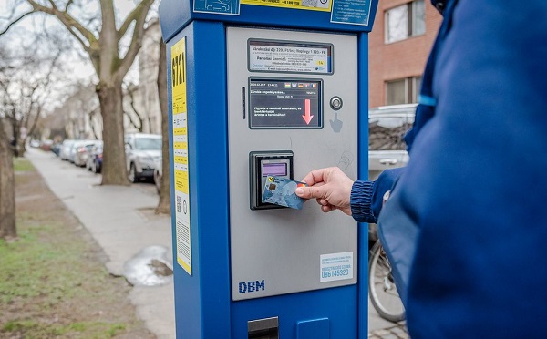 Elérhető a percalapú parkolás Szegeden