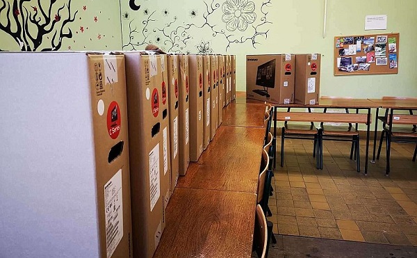 A megyei &ouml;nkorm&aacute;nyzat 50 sz&aacute;m&iacute;t&aacute;stechnikai eszk&ouml;zt aj&aacute;nl fel - forr&aacute;s: http://www.csongrad-megye.hu/
