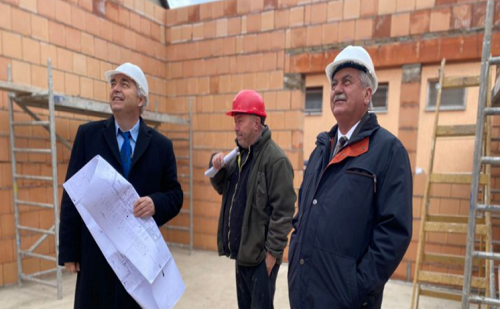 350 millió forintos támogatásból bővítenek üzleteket