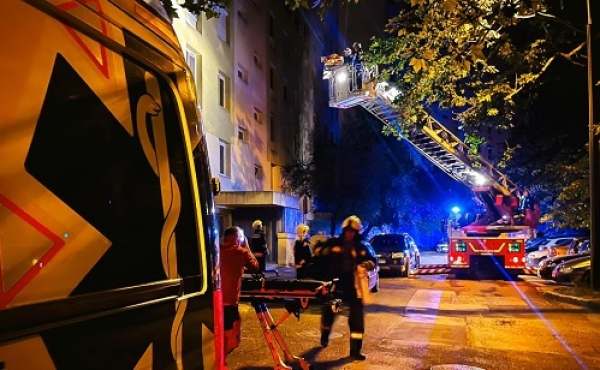 A férje, mentők és egy tűzoltóautó is küzdött egy nő megmentéséért Szegeden