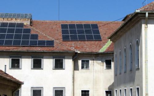 Napelemek kerültek a Csillagra