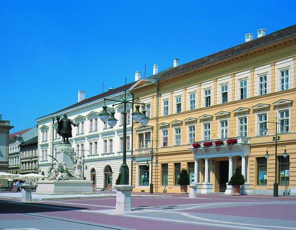 Klauzal tér