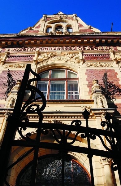 Kőrösi  Kereskedelmi Iskola